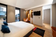 odmadrid_05-rooms_03_deluxeterrace-plazaview-002.jpg